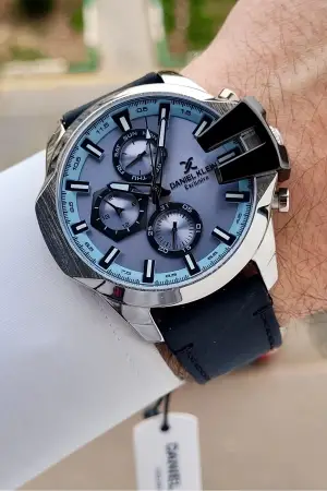 Kasası Gümüş Kordonu Siyah Renk Iç Göstergeleri Aktif Erkek Kol Saati