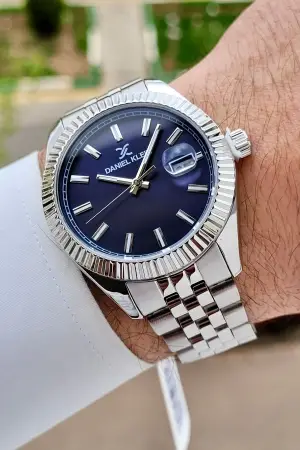 Kadranı Lacivert Kordonu Gümüş Renk 42 Mm Takvimli Erkek Kol Saati