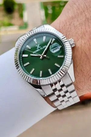Kadranı Yeşil Kordonu Gümüş Renk 42 Mm Takvimli Erkek Kol Saati