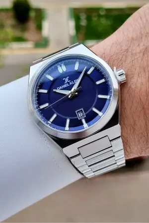 Kadranı Lacivert Kordonu Gümüş Renk Takvimli 43 Mm Erkek Kol Saati
