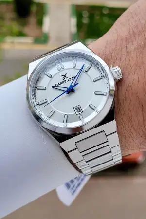 Gümüş Renk Takvimli 43 Mm Erkek Kol Saati