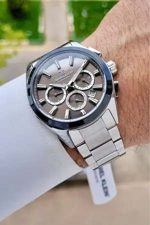 Kadranı Füme Kordonu Gümüş Renk Iç Göstergeleri Aktif Erkek Kol Saati