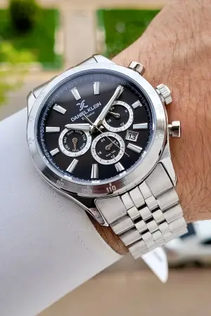 Kadranı Siyah Kordonu Gümüş Renk Iç Göstergeleri Aktif Erkek Kol Saati