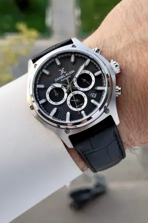 Kasası Gümüş Kordobu Siyah Renk İç Göstergeleri Aktif Erkek Kol Saati