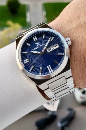 Kadranı Lacivert Kordonu Gümüş Renk İç Göstergeleri Aktif Erkek Kol Saati