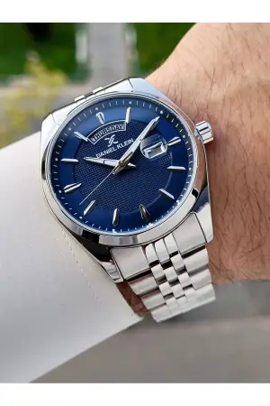 Kadranı Lacivert Kordonu Gümüş Renk İç Göstergeleri Aktif Erkek Kol Saati