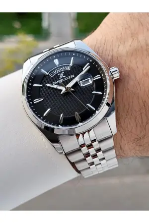 Kadranı Siyah Kordonu Gümüş Renk İç Göstergeleri Aktif Erkek Kol Saati