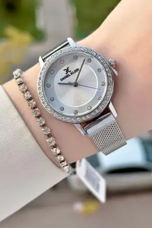 Gümüş Renk Hediye Paketli Kadın Kol Saati Ve Bileklik