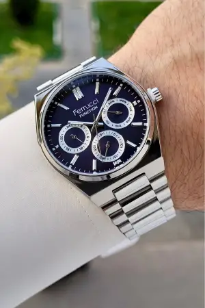 Kadranı Lacivert Kordonu Gümüş Renk İç Göstergeleri Aktif Erkek Kol Saati