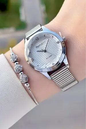 Gümüş Renk Hediye Paketli Kadın Kol Saati ve Bileklik