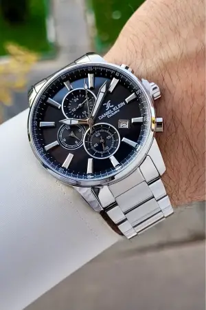 Kadranı Siyah Kordonu Gümüş Renk İç Göstergeleri Aktif Erkek Kol Saati