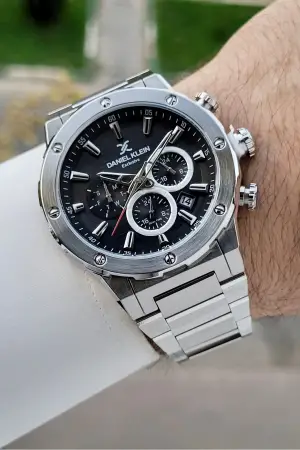 Kadranı Siyah Kordonu Gümüş Renk İç Göstergeleri Aktif Erkek Kol Saati