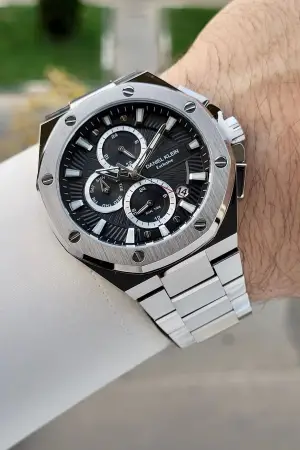 Kadranı Siyah Kordonu Gümüş Renk İç Göstergeleri Aktif Erkek Kol Saati