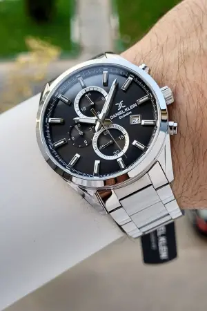 Kadranı Siyah Kordonu Gümüş Renk Takvimli 44 Mm Erkek Kol Saati