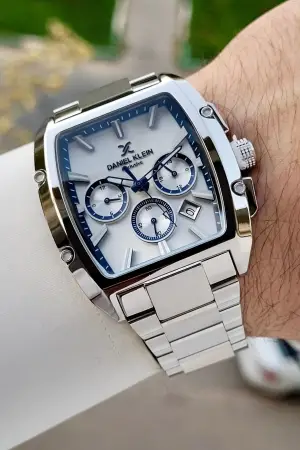 Kenarları Lacivert Kordonu Gümüş Renk İç Göstergeleri Aktif Erkek Kol Saati