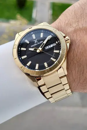 Kadranı Siyah Kordonu Gold Renk 43 Mm İç Göstergeleri Aktif Erkek Kol Saati