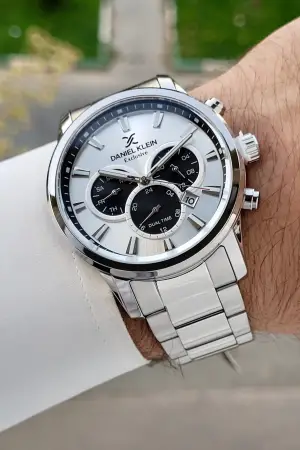 Göstergeleri Aktif Kadranı Gümüş Renk Hediye Paketli Erkek Kol Saati