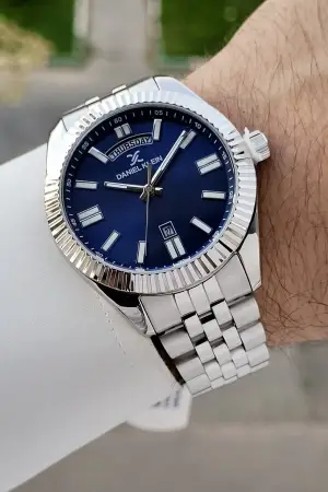 Kadranı Lacivert Kordonu Siyah Renk 42 Mm İç Göstergeleri Aktif Erkek Kol Saati