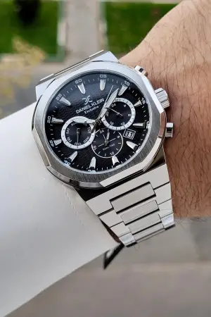 Kadranı Siyah Kordonu Gümüş Renk 43 Mm İç Göstergeleri Aktif Erkek Kol Saati