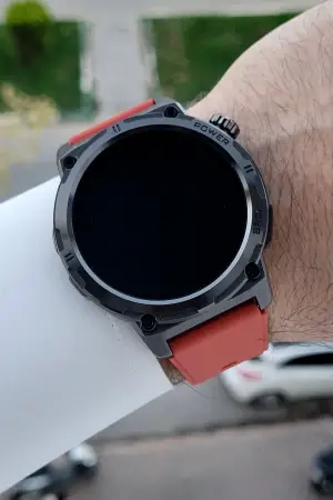 Kasası Siyah Kordonu Kırmızı Renk Android ve ios Uyumlu Hediye Paketli Akıllı Kol Saat