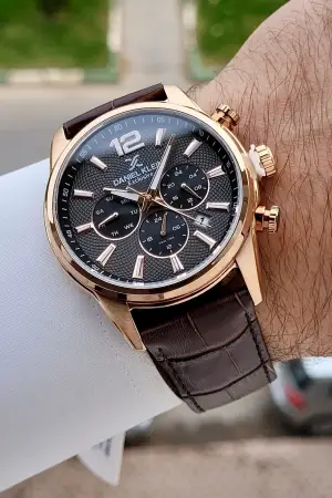 Kasası Rose Kordonu Kahverengi Renk 43 Mm İç Göstergeleri Aktif Erkek Kol Saati