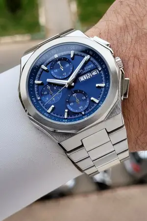 Kadranı Lacivert Kordonu Gümüş Renk 44 mm Erkek Kol Saati