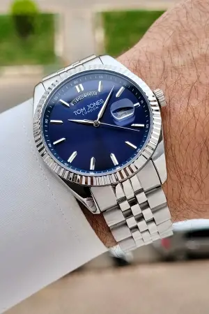 Kadranı Lacivert Kordonu Gümüş Renk 40 mm Erkek Kol Saati