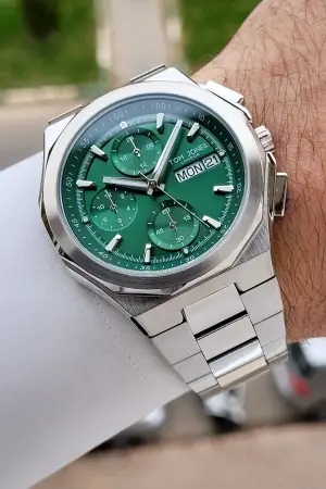 Kadranı Yeşil Kordonu Gümüş Renk 44 mm Erkek Kol Saati