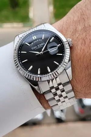 Kadranı Siyah Kordonu Gümüş Renk 40 mm Erkek Kol Saati