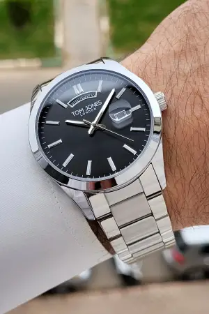 Kadranı Siyah Kordonu Gümüş Renk 42 mm Erkek Kol Saati