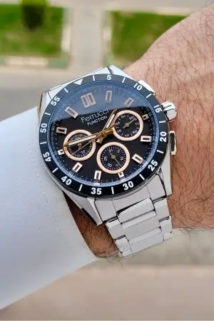 Kadranı Siyah Kordonu Gümüş Renk 43 mm İç Göstergeleri Aktif Erkek Kol Saati