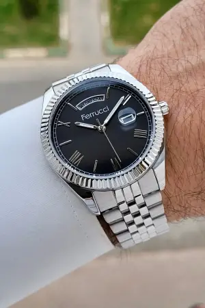 Kadranı Siyah Kordonu Gümüş Renk 41 mm İç Göstergeleri Aktif Erkek Kol Saati