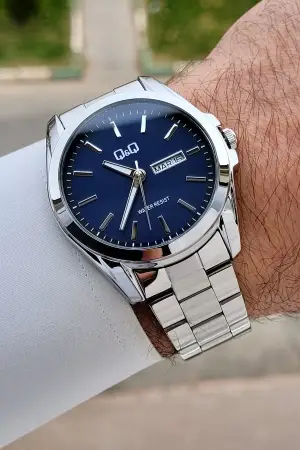 Kadranı Lacivert Kordonu Gümüş Renk 40,5 mm İç Göstergeleri Aktif Erkek Kol Saati