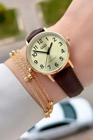 Kasası Gold Kordonu Kahverengi Renk 30,5 Mm Rakamlı Kadın Kol Saati ve Hediye Bileklik