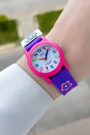 Pembe Mor Renk 30 Mm Çiçek Figürlü Su Geçirmez Rakamlı Çoçuk Kol Saati