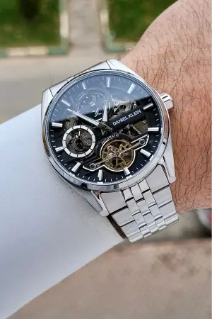 Kadranı Siyah Kordonu Gümüş Renk Otomatik 43 mm İç Göstergeleri Aktif Erkek Kol Saati