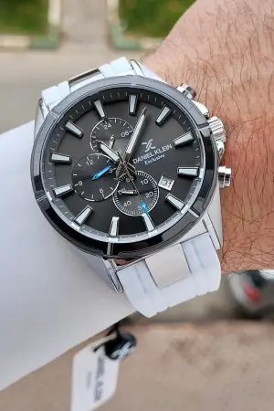 Kasası Gümüş Kordonu Beyaz Renk 46 mm İç Göstergeleri Aktif Erkek Kol Saati