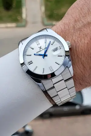 Gümüş Renk 5 ATM Hediye Paketli 42 mm Erkek Kol Saati
