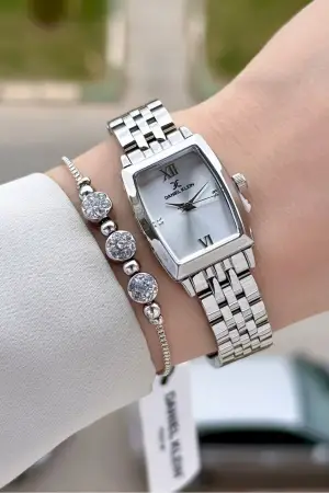 Gümüş Renk 26 mm Kadın Kol Saati ve Hediye Bileklik