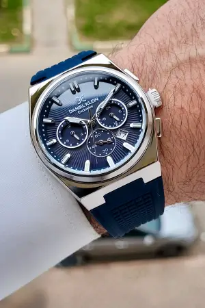 Kasası Gümüş Kordonu Lacivert Renk 44 mm İç Göstergeleri Aktif Erkek Kol Saati