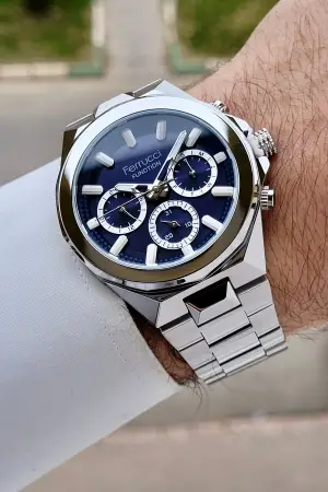 Kadranı Lacivert Kordonu Gümüş Renk 43 Mm İç Göstergeleri Aktif Erkek Kol Saati