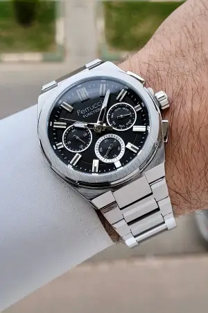 Kadranı Siyah Kordonu Gümüş Renk 42 mm İç Göstergeleri Aktif Erkek Kol Saati