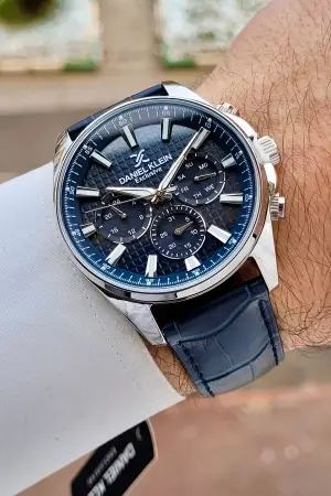 Kasası Gümüş Kordonu Lacivert Renk 43 Mm İç Göstergeleri Aktif Erkek Kol Saati