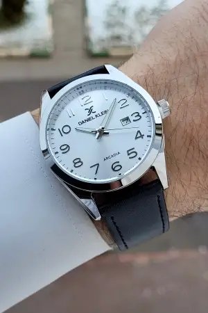 Kasası Gümüş Kordonu Siyah Renk Rakamlı 42,5 Mm Hediye Paketli Erkek Kol Saati