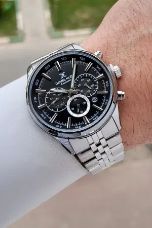 Kadranı Siyah Kordonu Gümüş Renk 43 Mm 5 ATM Erkek Kol Saati