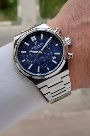 Kadranı Lacivert Kordonu Gümüş Renk 43 mm Erkek Kol Saati