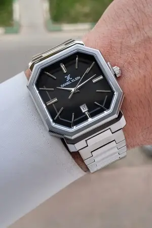 Kadranı Siyah Kordonu Gümüş Renk Erkek Kol Saati