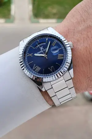 Kadranı Lacivert Kordonu Gümüş Renk 42,5 Mm 5 ATM Erkek Kol Saati