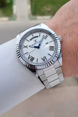 Gümüş Renk 42,5 Mm 5 ATM Erkek Kol Saati