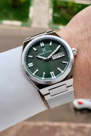 Gümüş Yeşil Renk Takvimli Erkek Kol Saati